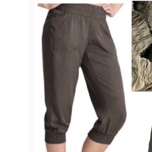 Athleta Olive Lyocell Blend Benicia Capri Crop Jogger Pants Elastic Waist sz 8